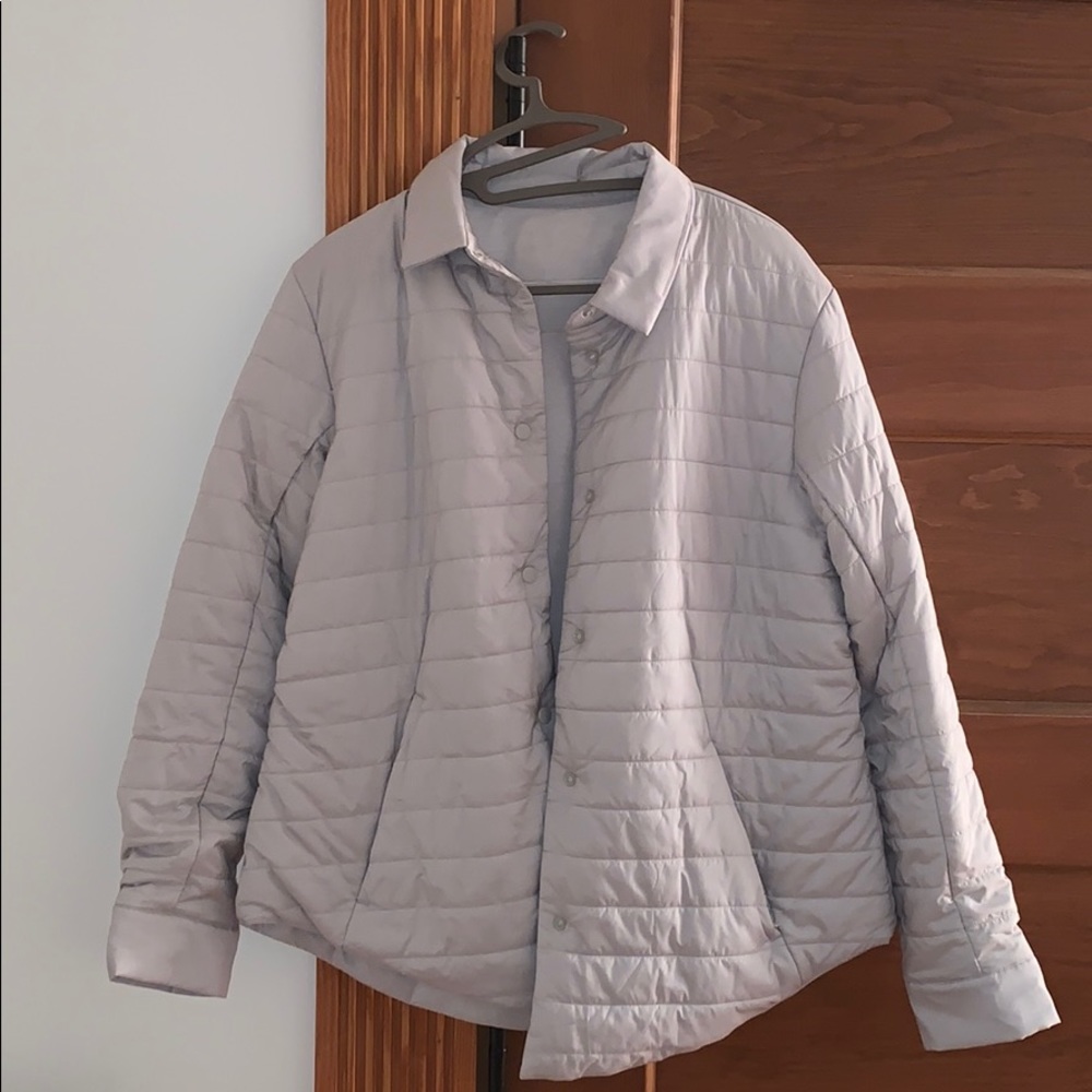 Lululemon jacket (never worn) Color: off white